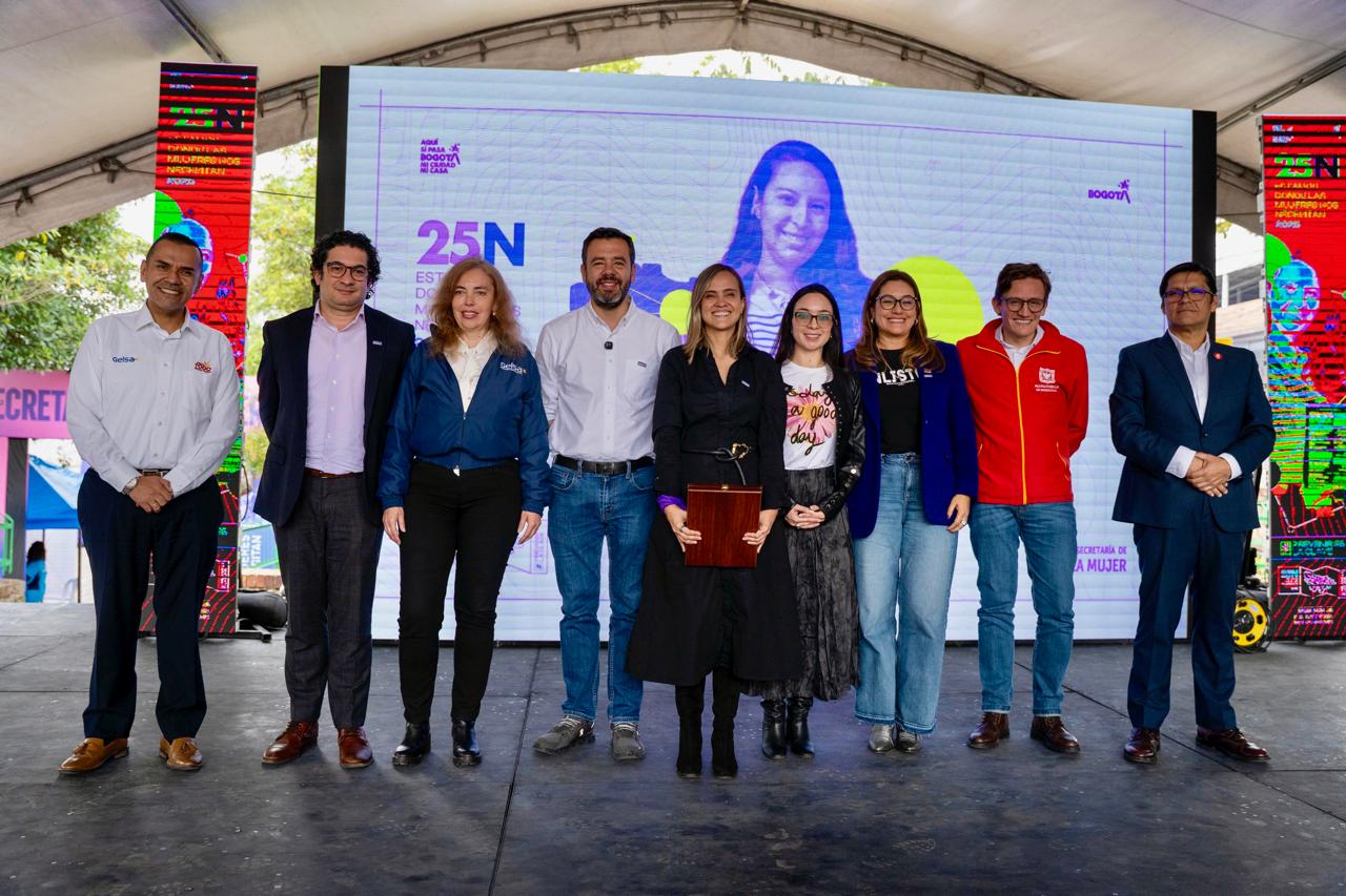 Bogotá fortalece su compromiso para prevenir la violencia contra la mujer: en el 25N, alcalde Galán entrega más puntos de atención y servicios para todas Bogotá fortalece su compromiso para prevenir la violencia contra la mujer: en el 25N, alcalde Galán entrega más puntos de atención y servicios para todas
