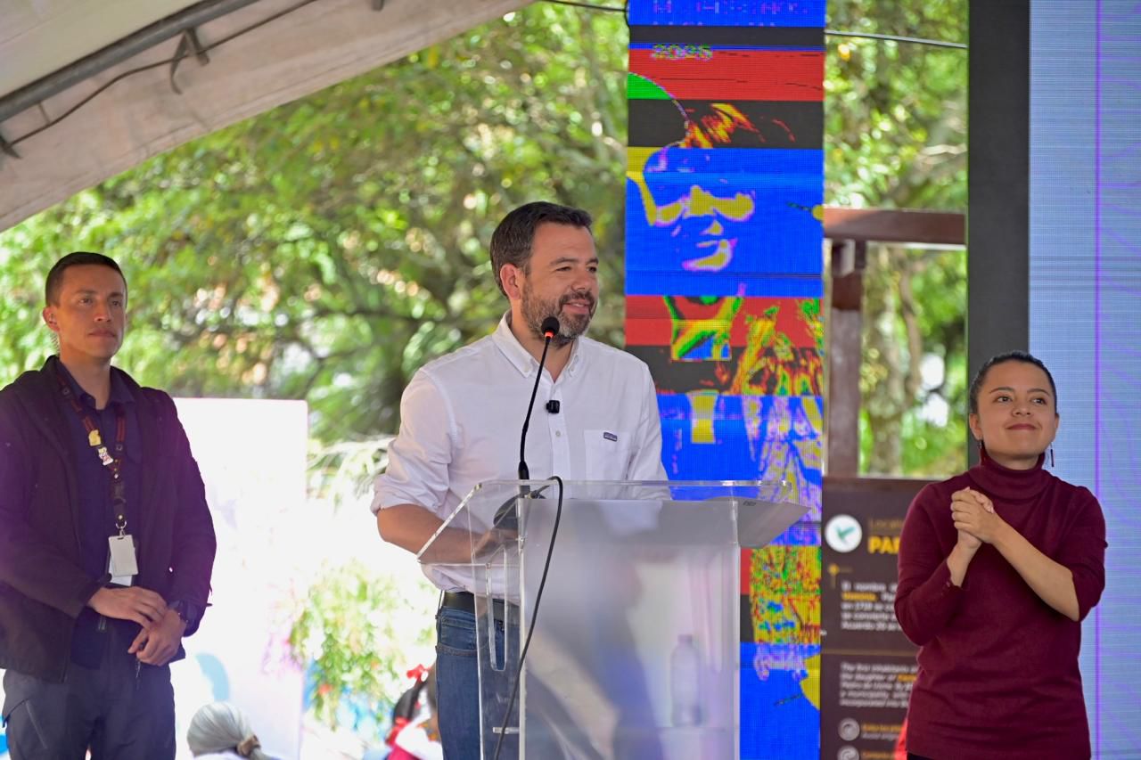 Bogotá fortalece su compromiso para prevenir la violencia contra la mujer: en el 25N, alcalde Galán entrega más puntos de atención y servicios para todas Bogotá fortalece su compromiso para prevenir la violencia contra la mujer: en el 25N, alcalde Galán entrega más puntos de atención y servicios para todas
