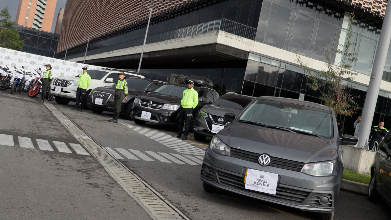 Autoridades hacen recomendaciones para evitar ser víctima de hurto de vehículos en Bogotá Autoridades hacen recomendaciones para evitar ser víctima de hurto de vehículos en Bogotá