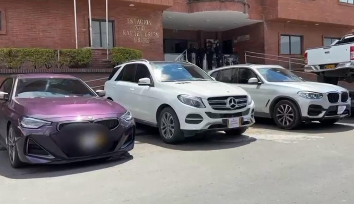 Fueron recuperados 4 vehículos de alta gama que habían sido hurtados de un taller en Barrios Unidos. Cuatro carros recuperados