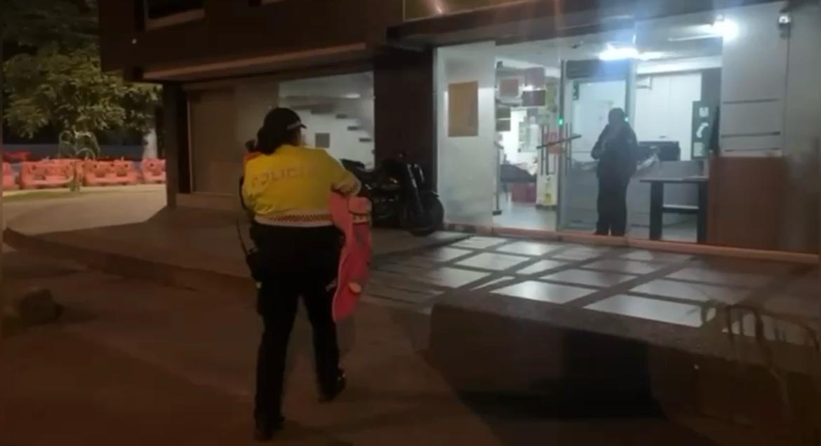 Rescatan a menor de 11 meses abandonado por sus padres mientras compraban cervezas en el Chorro de Quevedo Rescatan a menor de 11 meses abandonado por sus padres mientras compraban cervezas en el Chorro de Quevedo