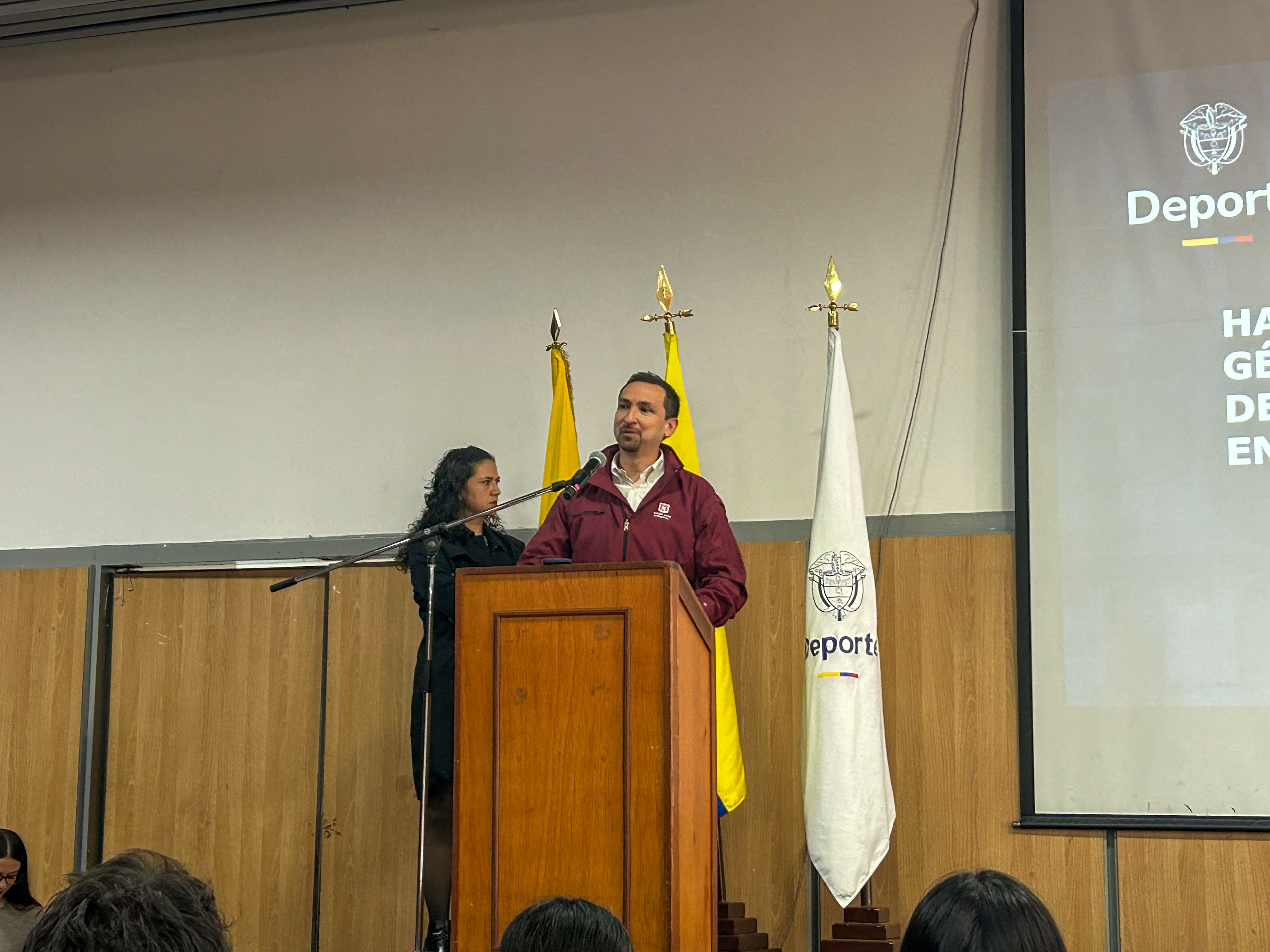 Distrito y Gobierno nacional firman pacto para prevenir violencia contra las mujeres en escenarios deportivos y parques de Bogotá Distrito y Gobierno nacional firman pacto para prevenir violencia contra las mujeres en escenarios deportivos y parques de Bogotá
