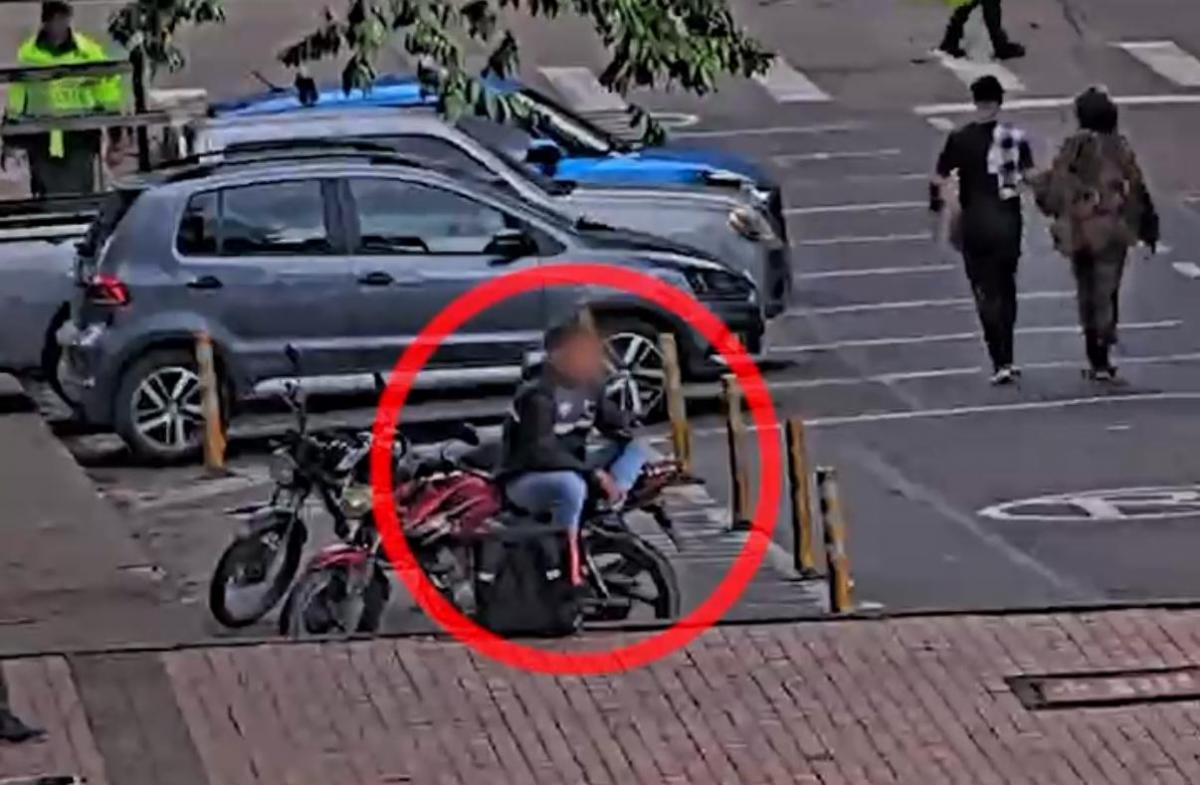 El delincuente fue captado en cámaras de seguridad. El delincuente fue captado en cámaras de seguridad.