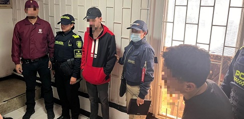Los extranjeros presentaban problemas con la justicia. Los extranjeros presentaban problemas con la justicia.