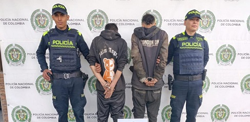 Capturados por vender droga debajo de puentes en Bogotá Capturados por vender droga debajo de puentes en Bogotá