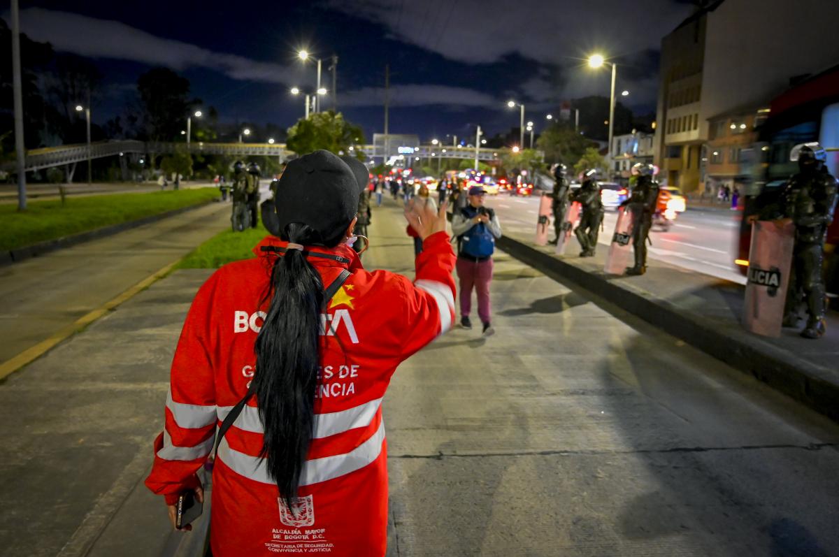 Los gestores ayudan a garantizar el orden en manifestaciones. Los gestores ayudan a garantizar el orden en manifestaciones.