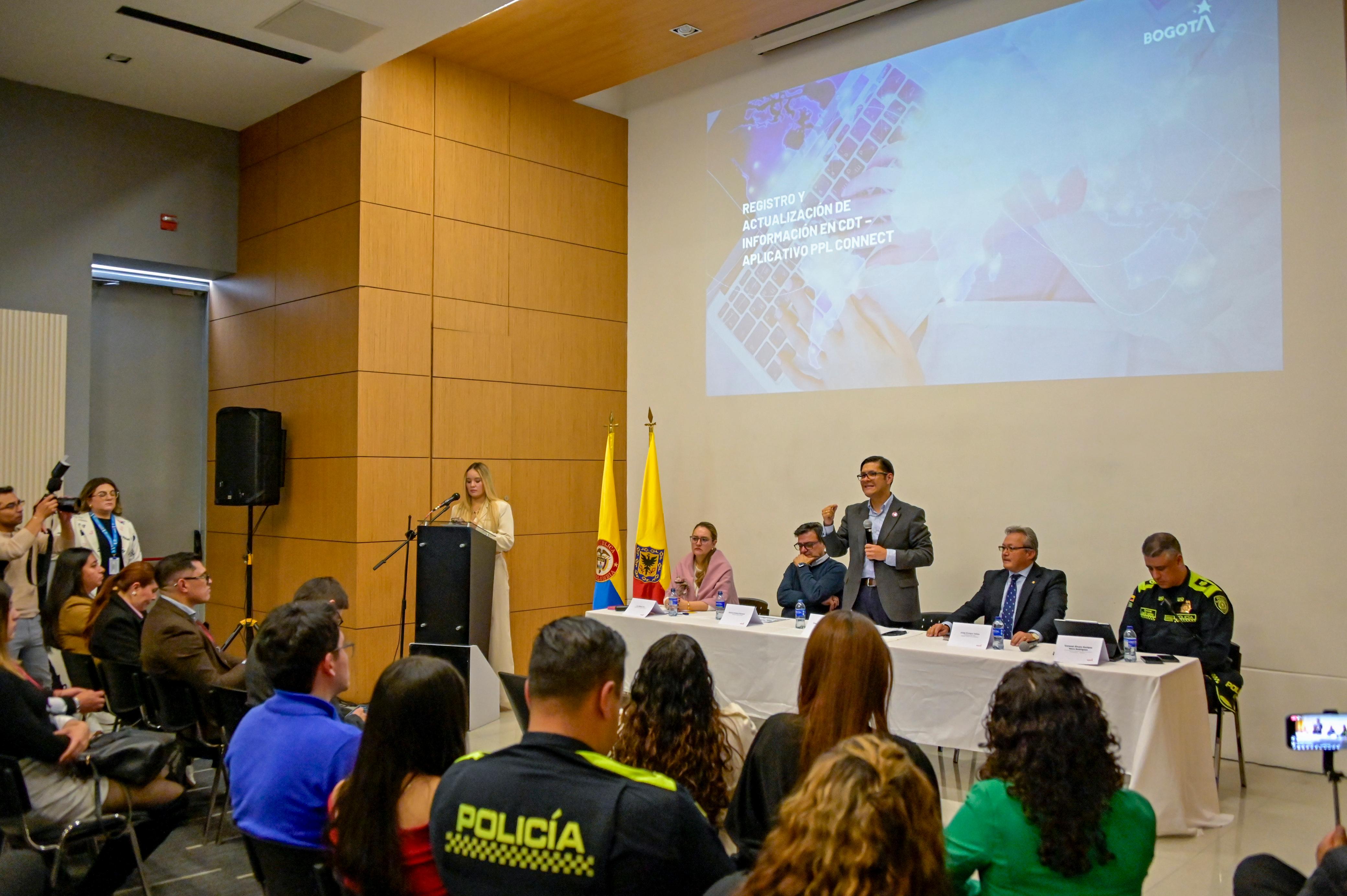 El hacinamiento en las estaciones de Policía y URI de Bogotá bajó del 172 % al 45 % en los últimos ocho meses El hacinamiento en las estaciones de Policía y URI de Bogotá bajó del 172 % al 45 % en los últimos ocho meses