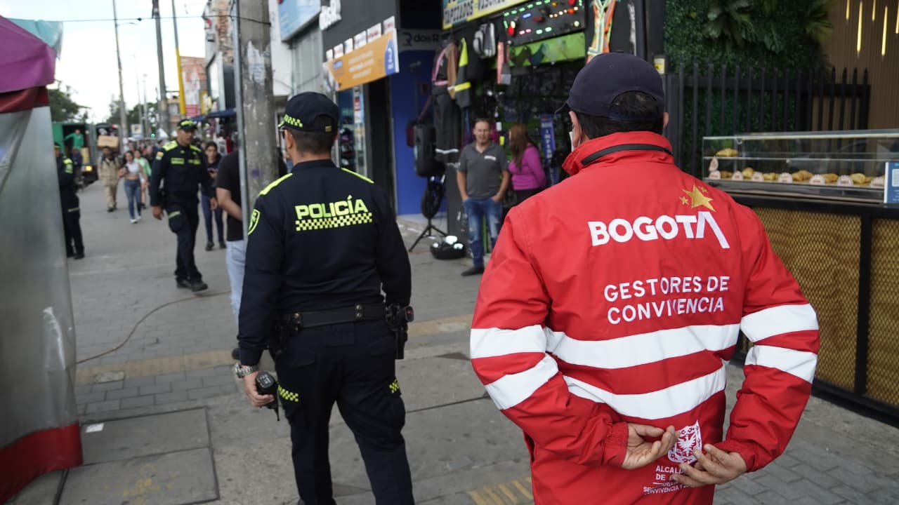 Dos capturados por agresión contra servidor público y 11 establecimientos sellados dejo megatoma en la Primero de Mayo Dos capturados por agresión contra servidor público y 11 establecimientos sellados dejo megatoma en la Primero de Mayo