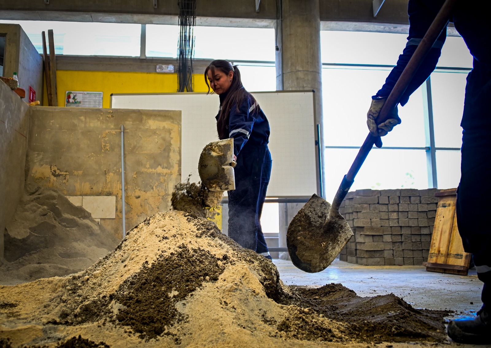 Aprendiendo de construcción sostenible: la historia de Deisy Quevedo, una mujer pospenada que ahora tiene la vida lejos de las calles y el delito Aprendiendo de construcción sostenible: la historia de Deisy Quevedo, una mujer pospenada que ahora tiene la vida lejos de las calles y el delito