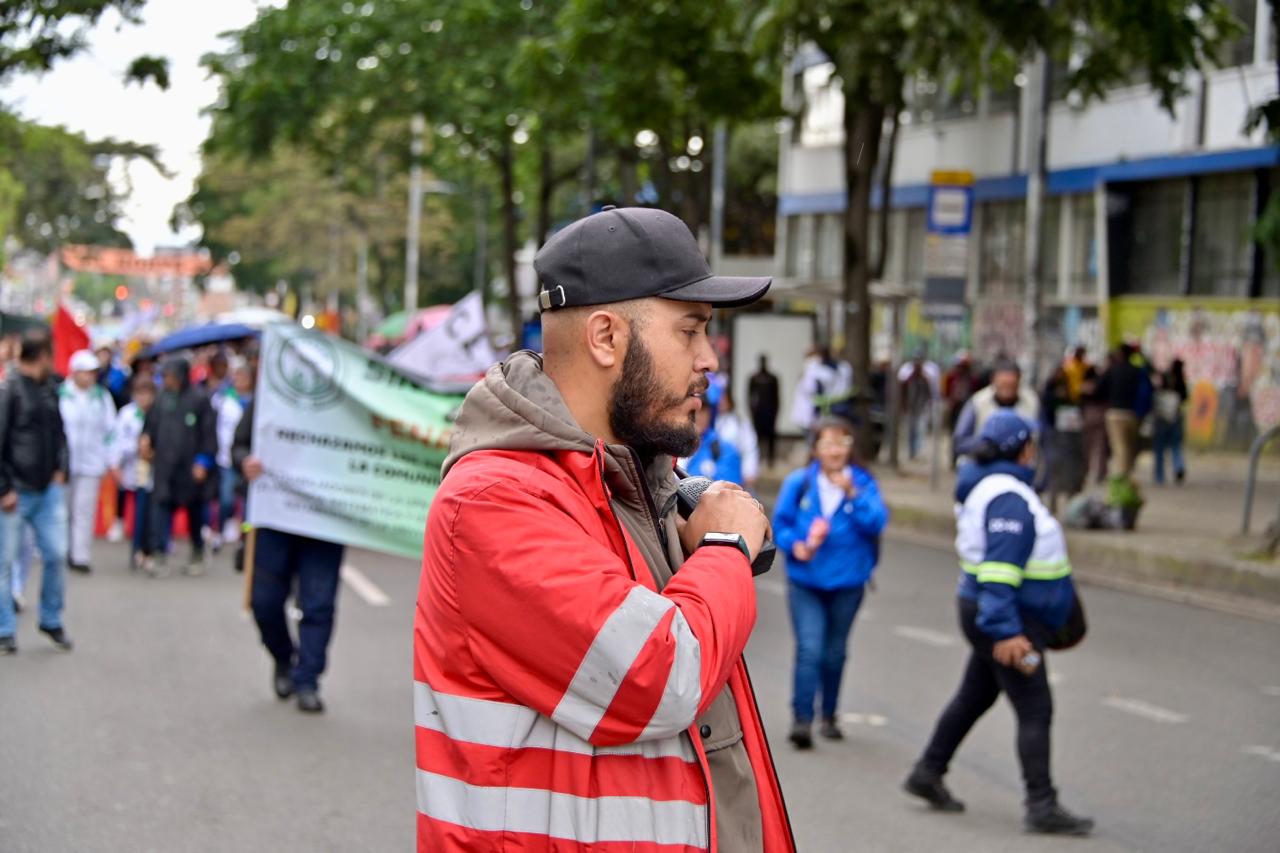 En medio del vandalismo: así es como los Gestores de Convivencia protegen a la ciudadanía durante las protestas en Bogotá En medio del vandalismo: así es como los Gestores de Convivencia protegen a la ciudadanía durante las protestas en Bogotá
