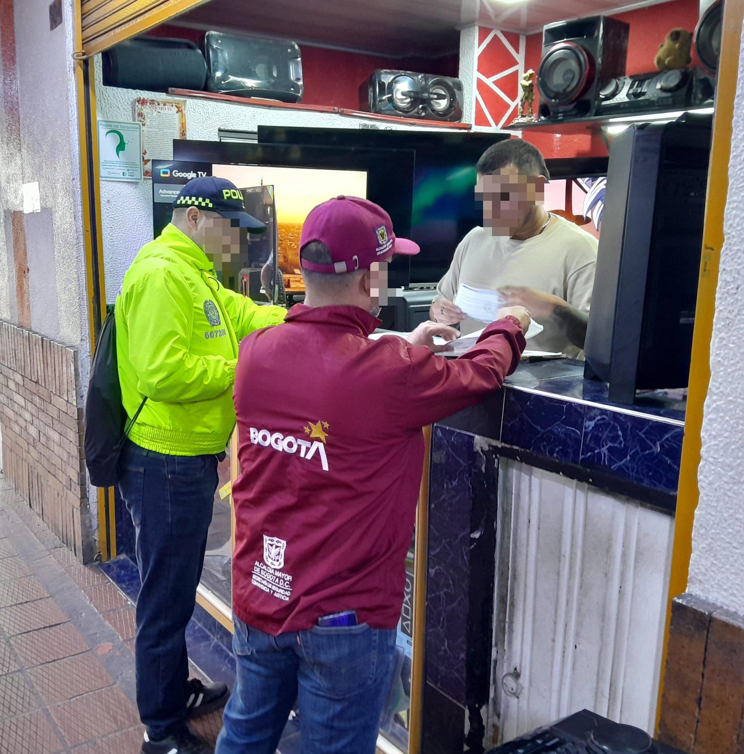 Operativo contra el hurto y la recepción permitió incautar 17 computadores portátiles que estaban listos para ser vendidos en la Carrera Décima