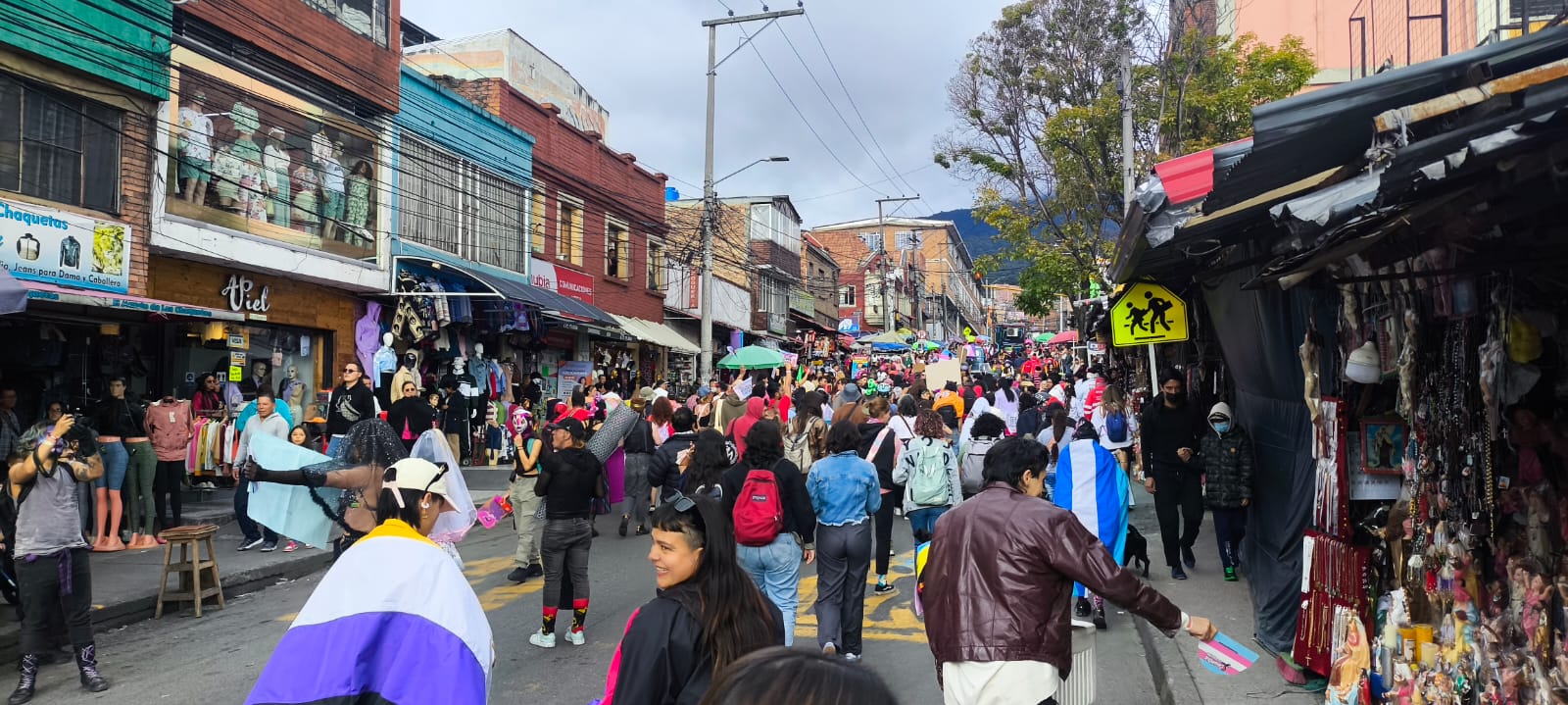 Varias personas en una calle