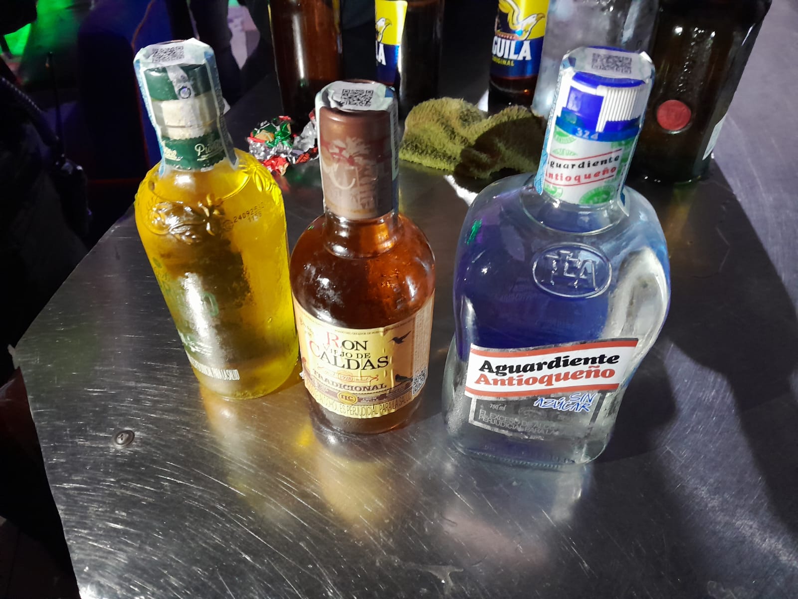 Botellas de licor adulterado