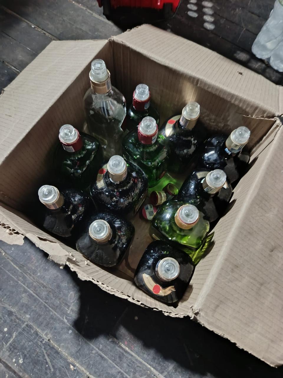 Botellas de licor adulterado