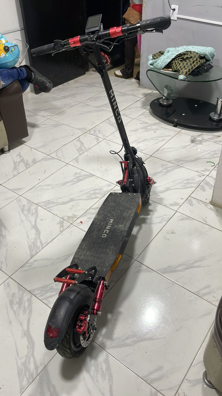 Megatoma nocturna en la troncal Caracas dejó varios capturados en flagrancia y recuperación de celulares y patinetas hurtadas Patineta incautada
