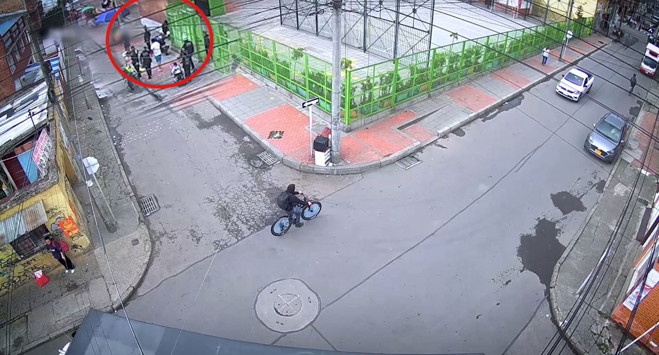 Varias personas en una calle