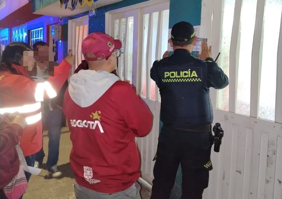 Botellas de whisky adulterado y cervezas vencidas fueron incautadas en megatoma en Bosa Botellas de whisky adulterado y cervezas vencidas fueron incautadas en megatoma en Bosa