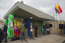 Secretario de seguridad, alcalde de Bogotá reinaugurando centro de atención inmediata CAI 