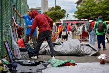 Desmontan cambuches en Tercer Milenio